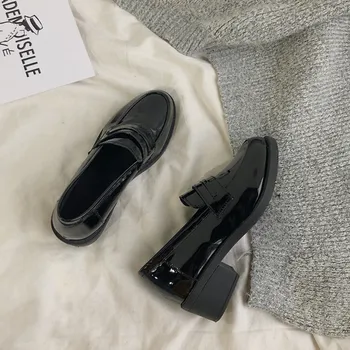 Japonski lakasto usnje plitvo usta majhen usnjeni čevlji trend Britanski black strokovno debele pete delo čevlje preprosto loafers