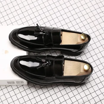 LAISUMK Klasični Črno Lakasto Usnje Poročni Čevlji Mens Wingtip Slip-On Loafers Tassel Bonitete Formalno Obleko Čevlji