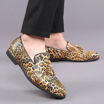2020 Novih Moških Loafers Modni Moški Leopard Usnjeni Čevlji Zdrsne na Stranke, Poročni Čevlji za Moške Velika Velikost 38-48