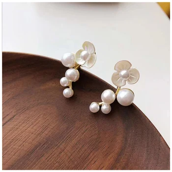 S925 iglo moda mehko temperament white pearl cvet uhani korejski divji cvet veje uhani, uhani