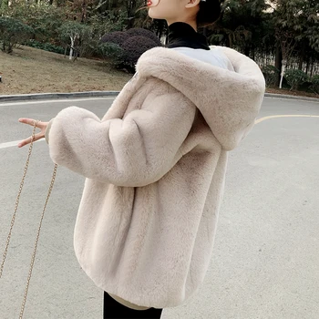 2020 Jeseni Novo Krzno Plašč Ženske Hooded Korejski Svoboden Dolgimi Rokavi, Debele Toplo Umetno Zajec Krzno Vrhnja Oblačila Modni Zimski Plašč Ženske