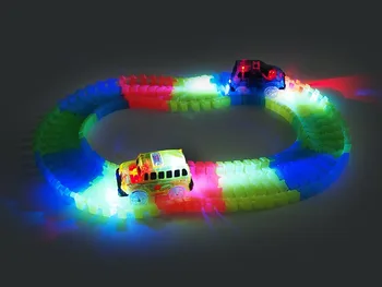 Sijaj Sledenje Vozil s 5 LED Luči, 4 Pack Zamenjava Dirke Avtomobilov, ki so Združljive z Dinozaver Skladbe in Skladbe Magic